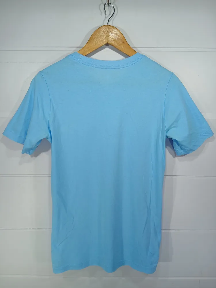 camiseta nike the nike tee azul