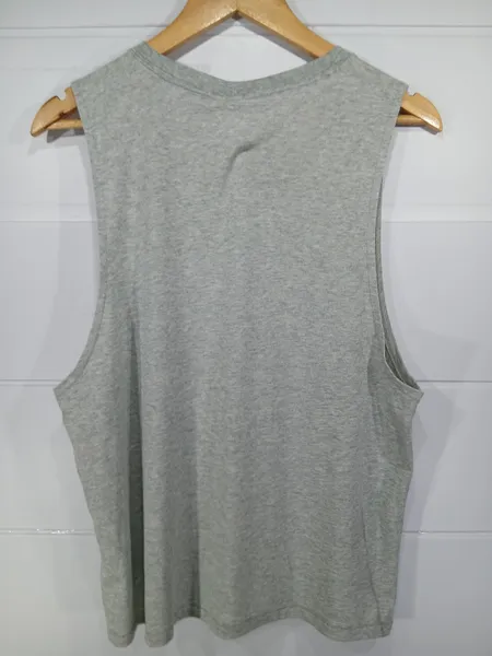 camiseta regata nike cinza m