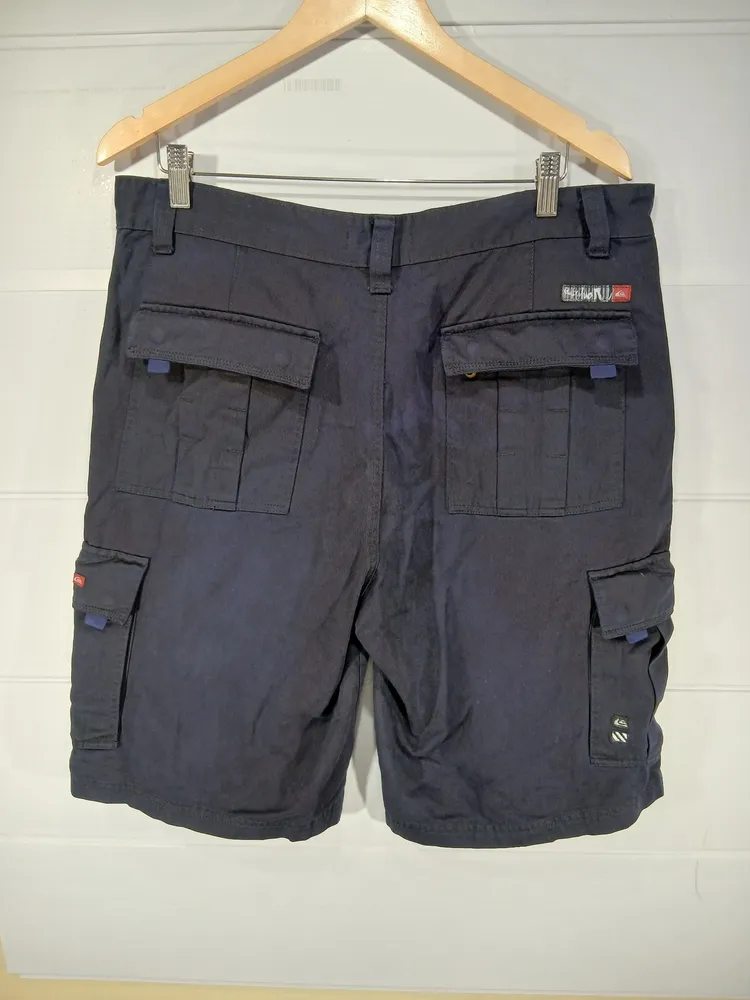 bermuda quiksilver cargo  tam. 42