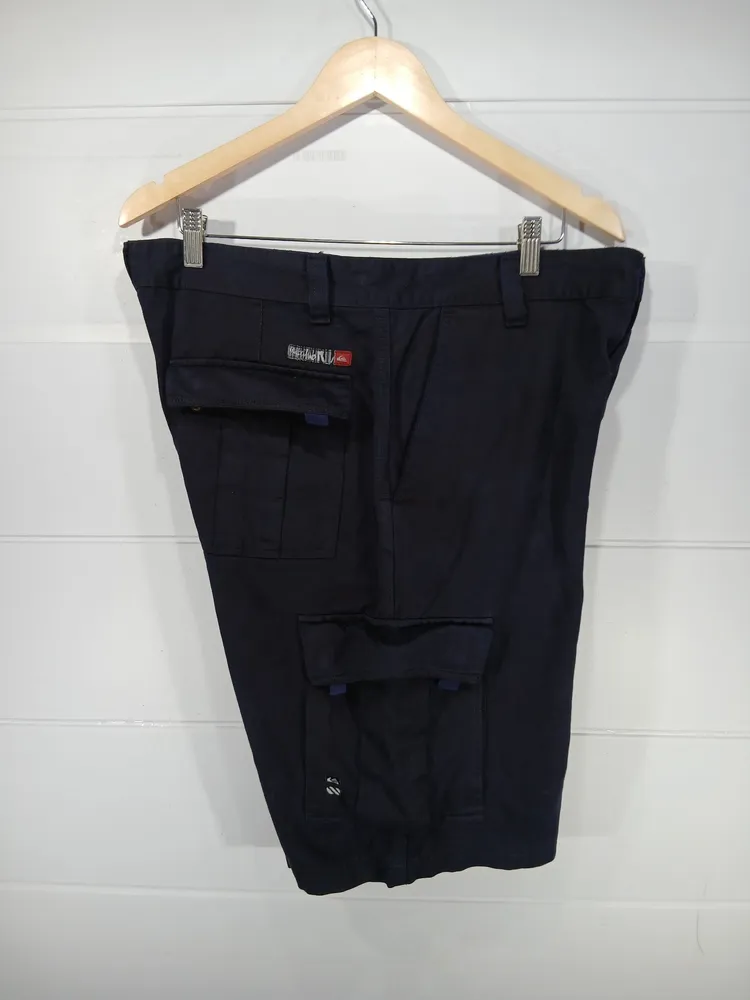 bermuda quiksilver cargo  tam. 42