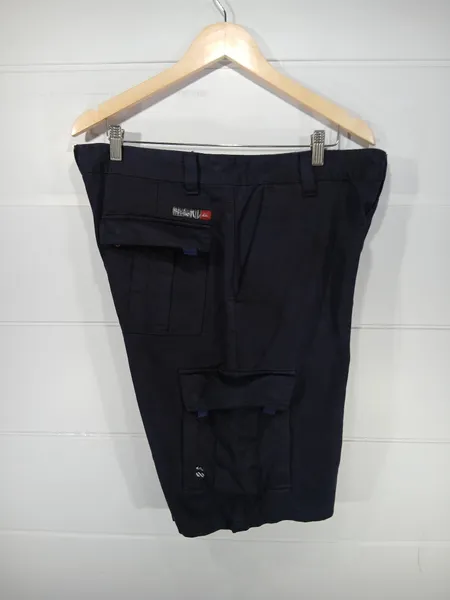bermuda quiksilver cargo  tam. 42