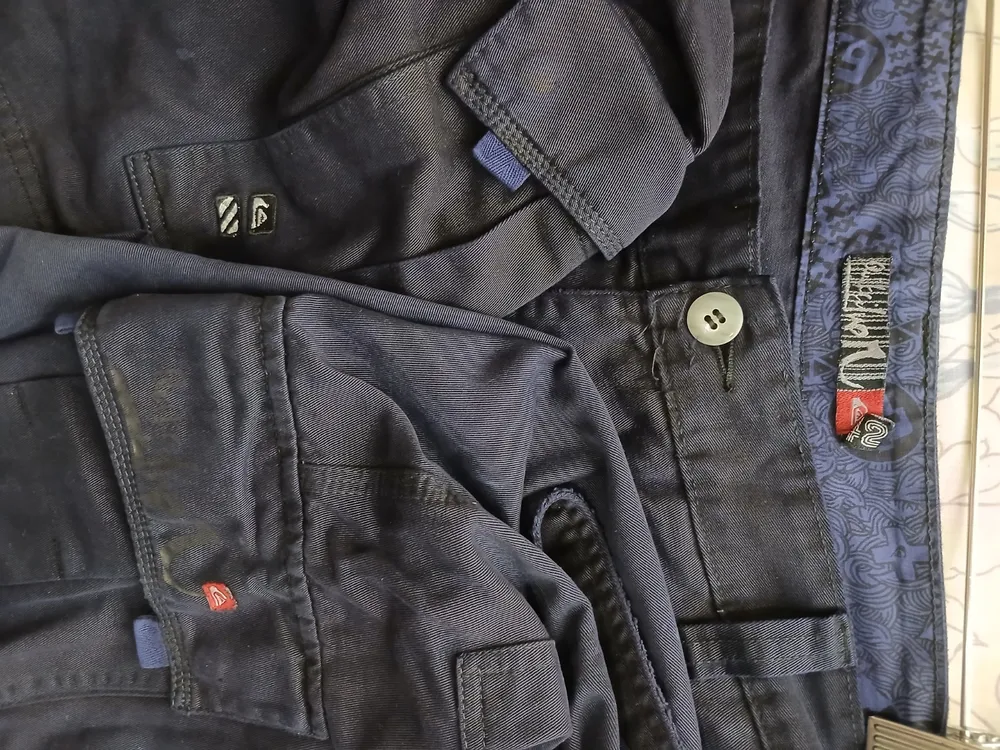 bermuda quiksilver cargo  tam. 42