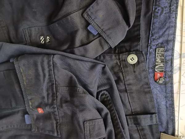 bermuda quiksilver cargo  tam. 42