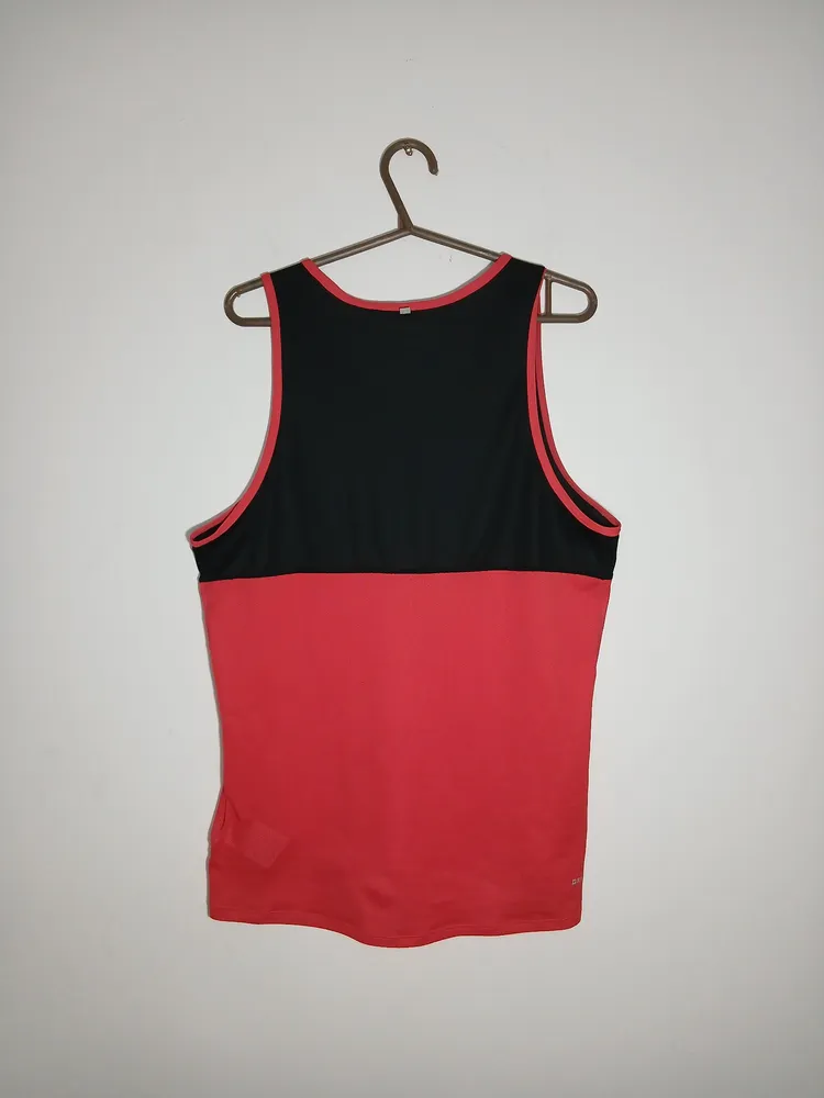 camiseta regata nike dri-fit preta e vermelha m