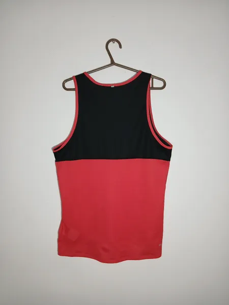 camiseta regata nike dri-fit preta e vermelha m