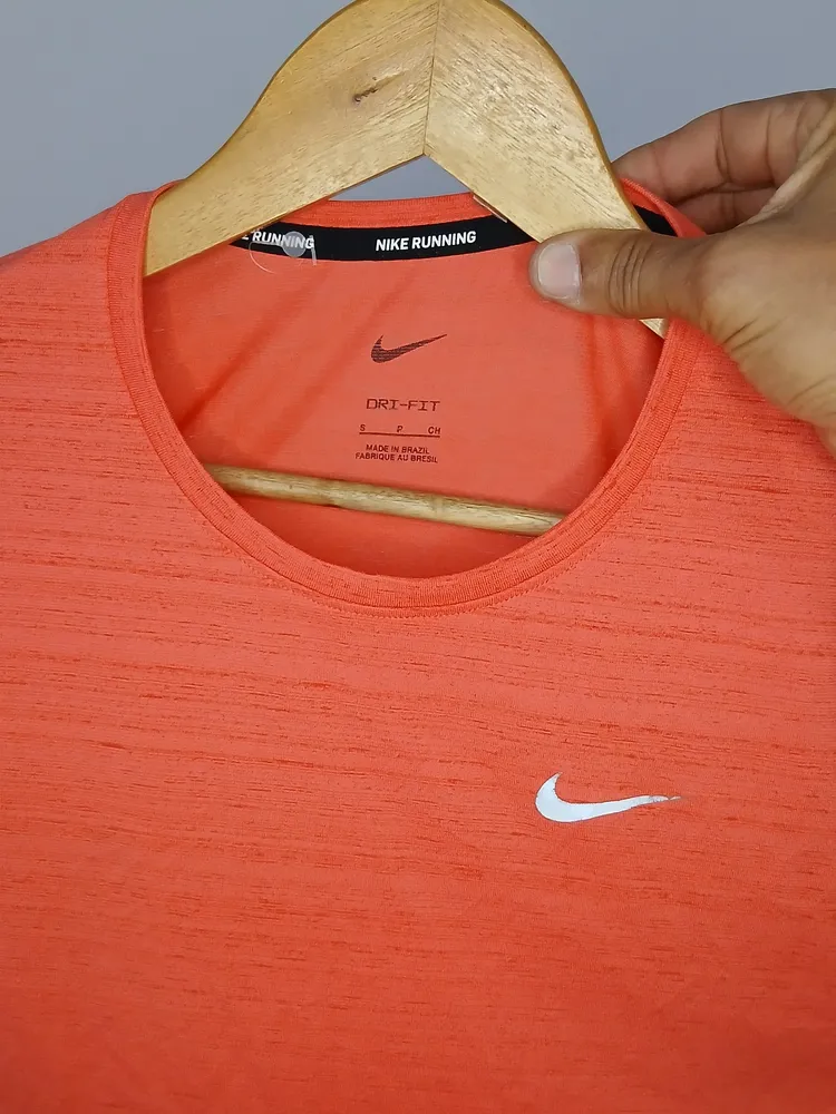 camiseta nike running dri-fit coral p