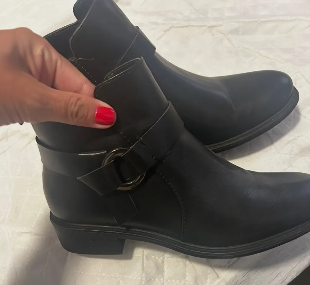 bota ana capri semi nova