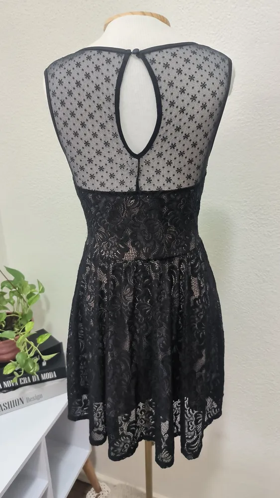 Vestido preto da Rosa Chá tam P