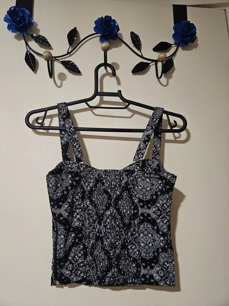 blusa retrô preta estampa bandana paisley