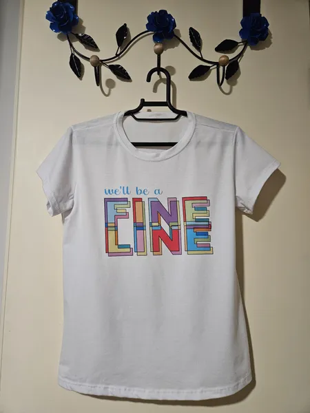 camiseta branca fine line harry styles