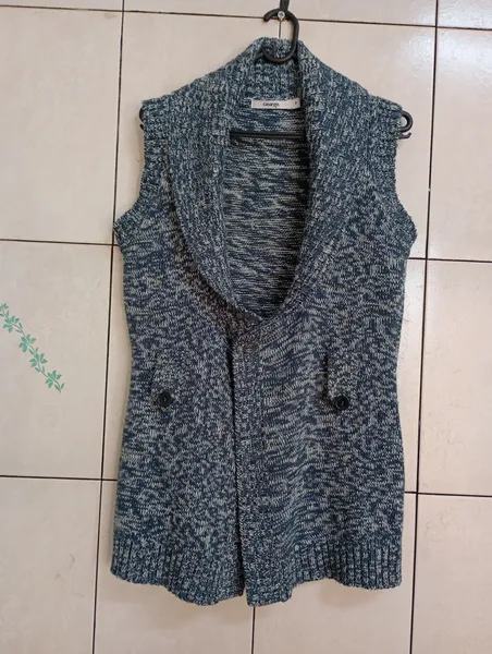 Colete feminino George. tamanho P