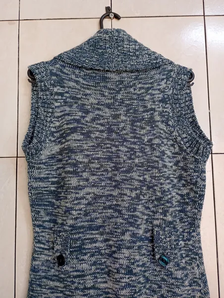 Colete feminino George. tamanho P
