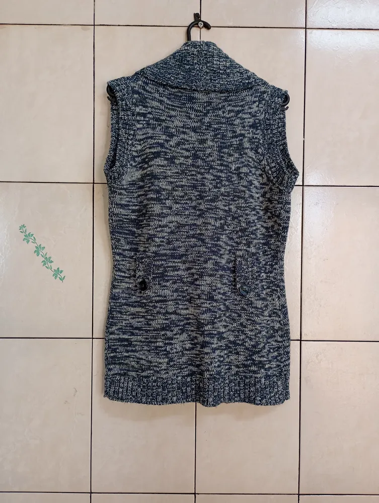 Colete feminino George. tamanho P