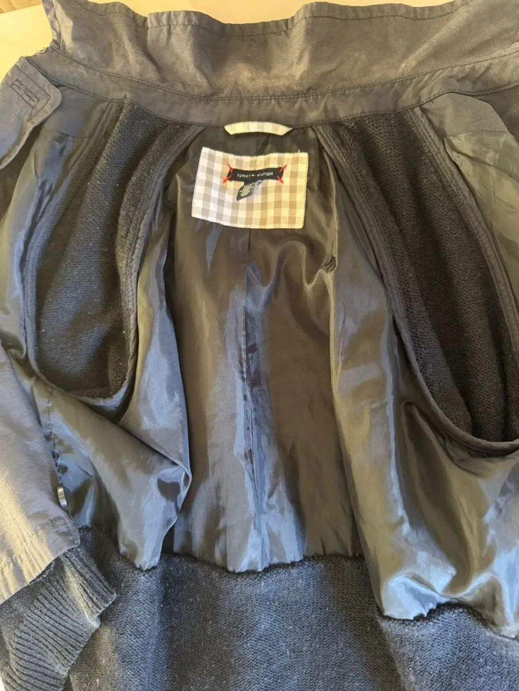 Casaco Tommy Hilfiger Preto Detalhe Tricot – Tam M