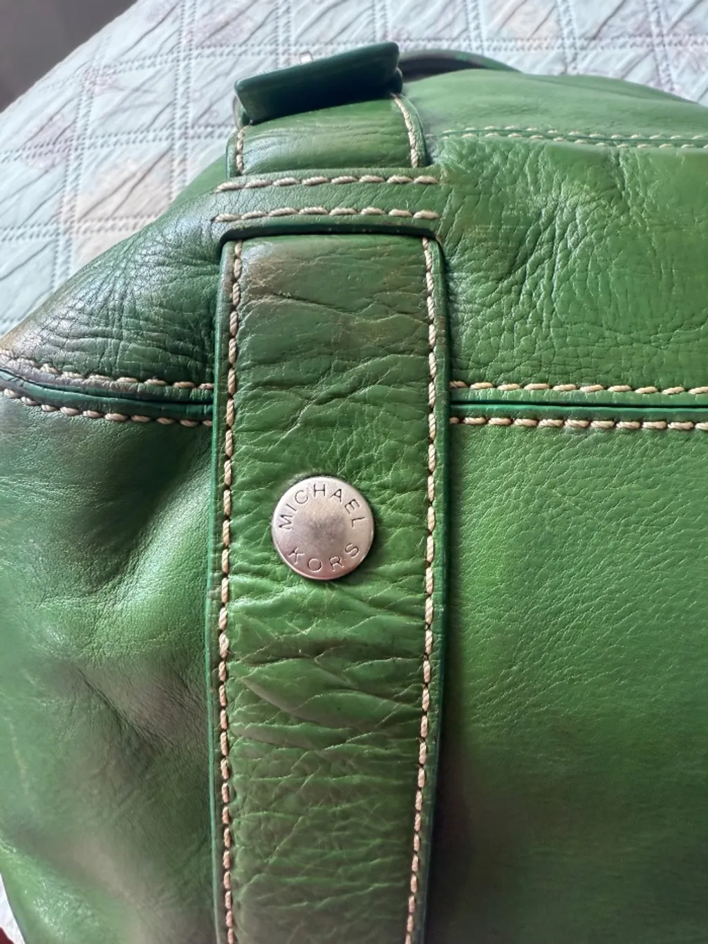 Bolsa Michael Kors couro verde original