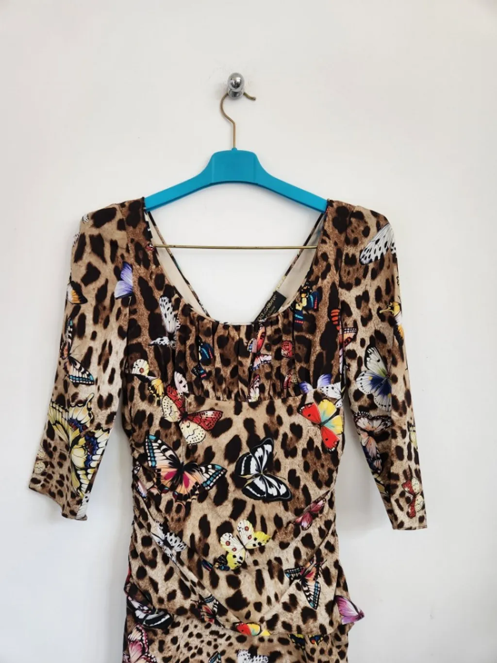 VESTIDO ONÇA E BORBOLETA . DOLCEeGABBANA