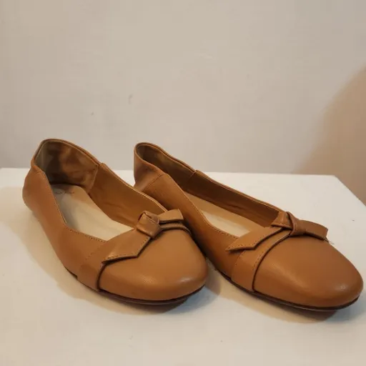 CLARITA COLLAPSIBLE FLAT. BIRMAN