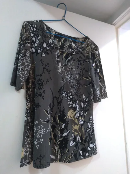 Blusa Plissada Floral