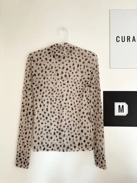 Blusa de tule poá