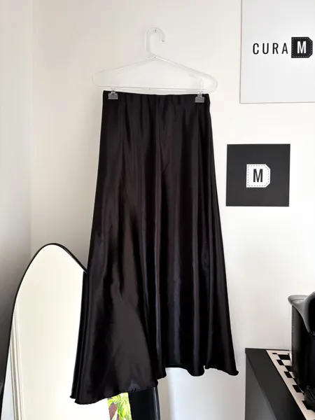 Saia midi de cetim