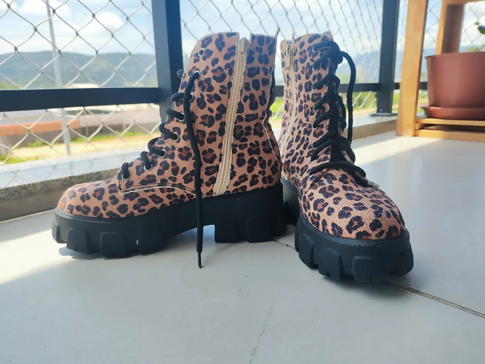 Coturno Feminino Oncinha Sola Tratorada Plataforma Zíper