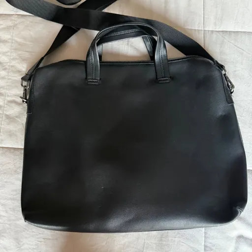 bolsa pasta preta em couro legitimo zara