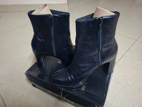 Bota Lia line couro