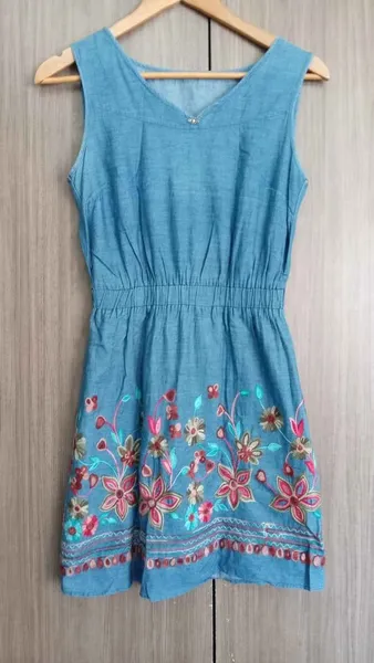 Vestido jeans bordado