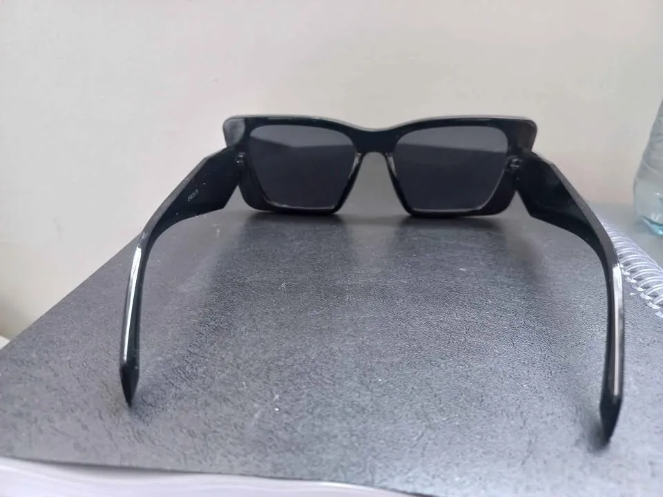 OCULOS ESCURO FEMININO