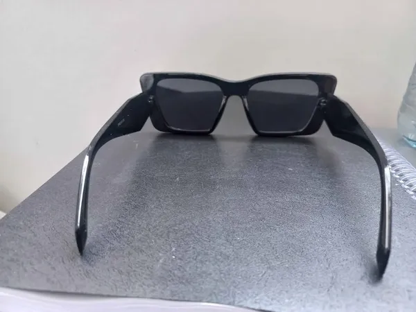 OCULOS ESCURO FEMININO