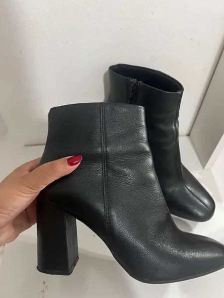 Bota preta Adriana K