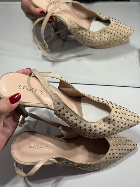 Scarpin bege Stiletto