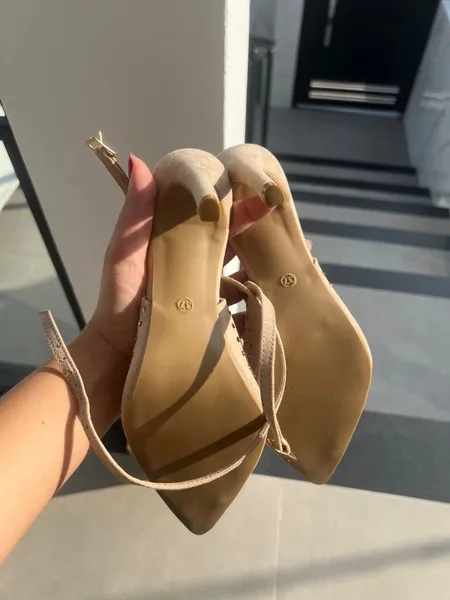 Scarpin bege Stiletto