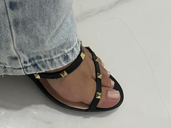 Sandália Preta Arezzo nova 36