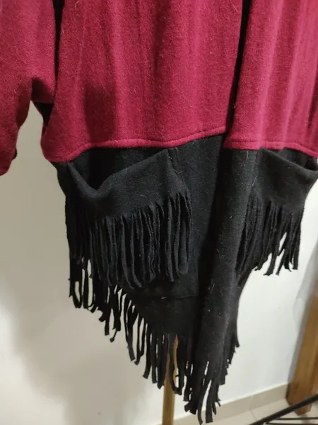 Casaco tipo poncho de lã importado