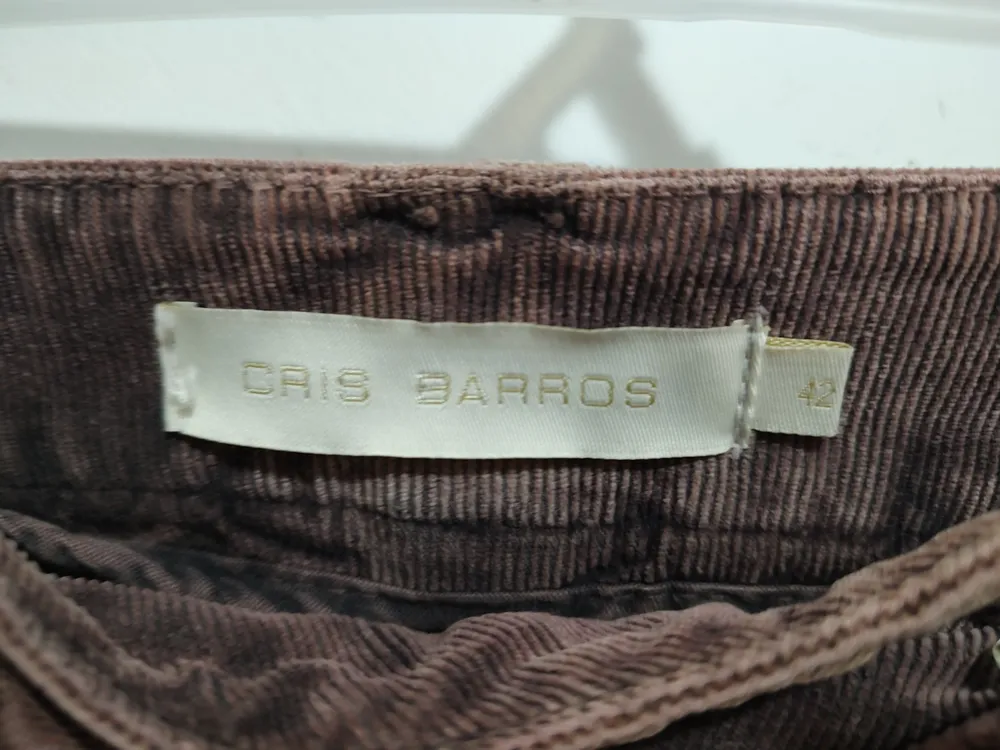 Calça feminina cotelê Cris Barros