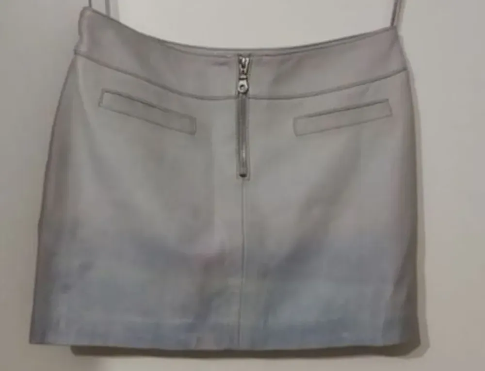 Mini saia Daslu em couro legítimo tie dye