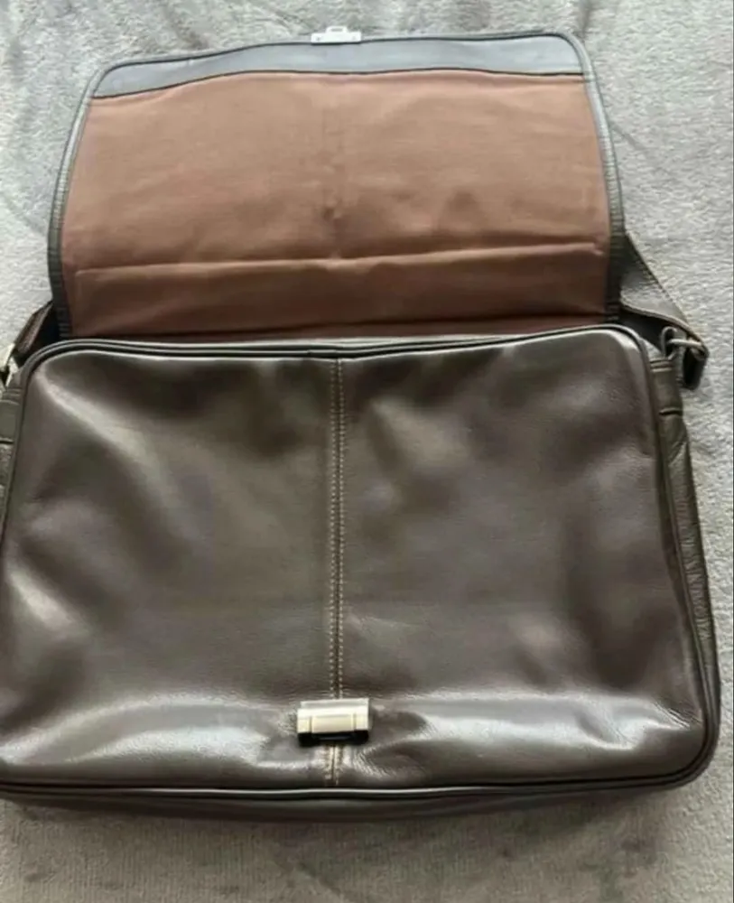 Bolsa carteiro Brooksfield em couro legítimo marrom