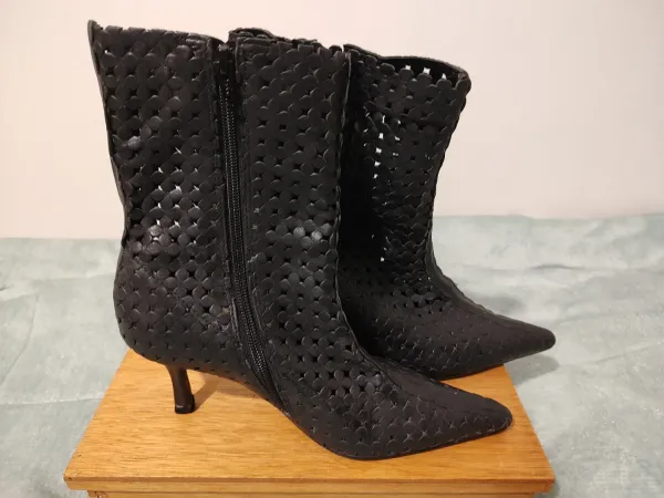 Bota Arezzo vazada