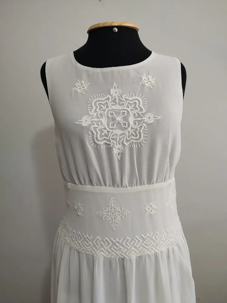 Vestido tule Zara com renda e bordado