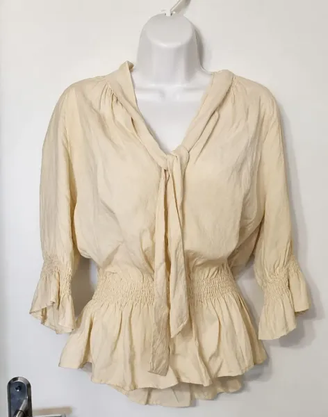 Blusa Zara com gola laço tam p