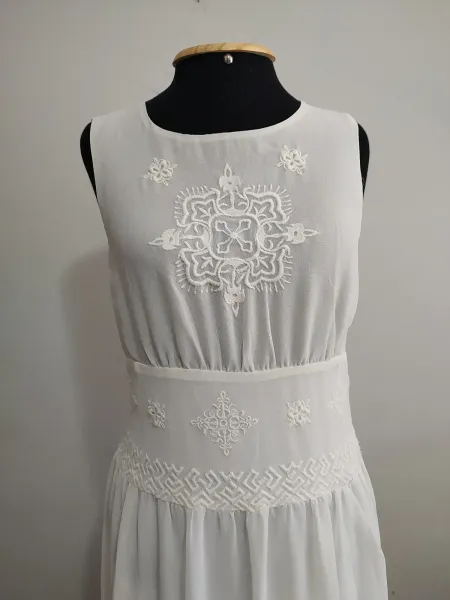 Vestido tule Zara com renda e bordado