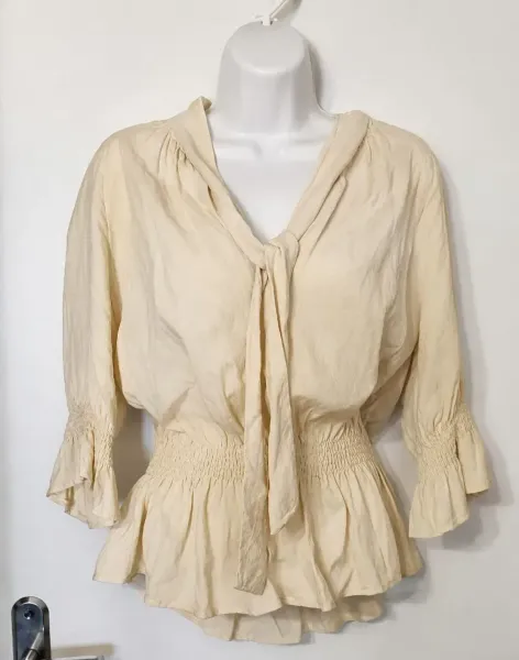 Blusa Zara com gola laço tam p