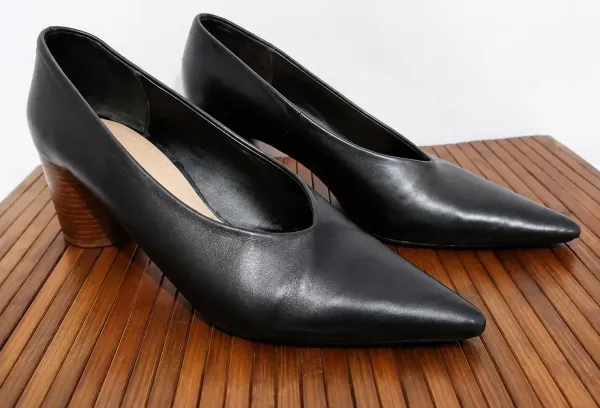 Scarpin Zara em couro legítimo preto tam. 38
