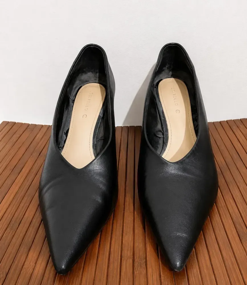 Scarpin Zara em couro legítimo preto tam. 38