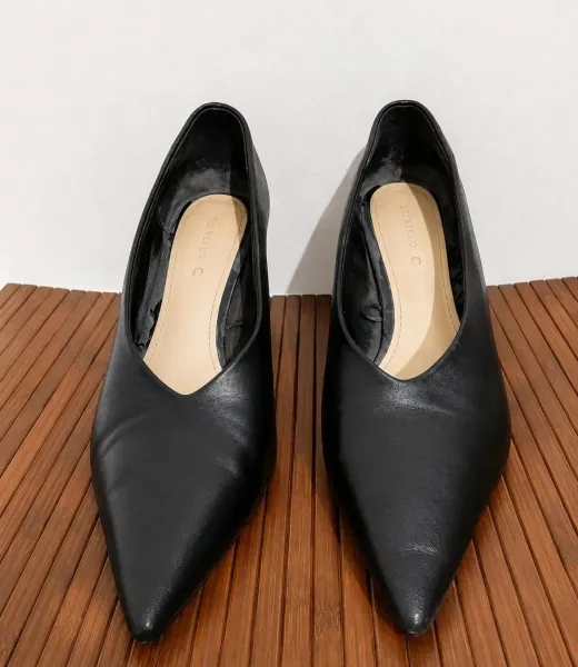 Scarpin Zara em couro legítimo preto tam. 38