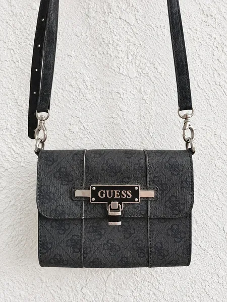 Bolsinha Guess Original com alça em verniz