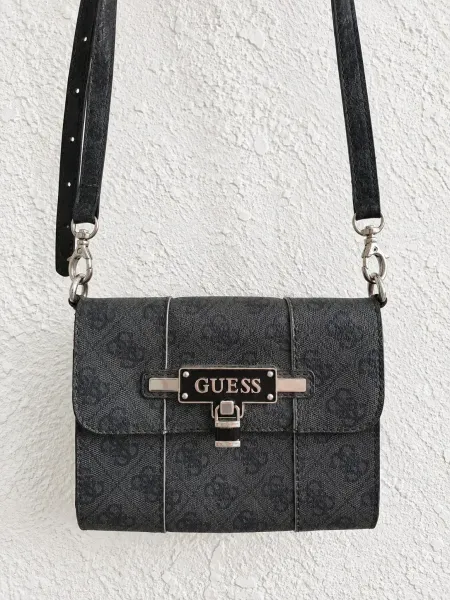 Bolsinha Guess Original com alça em verniz
