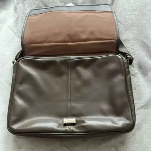 Bolsa carteiro Brooksfield em couro legítimo marrom
