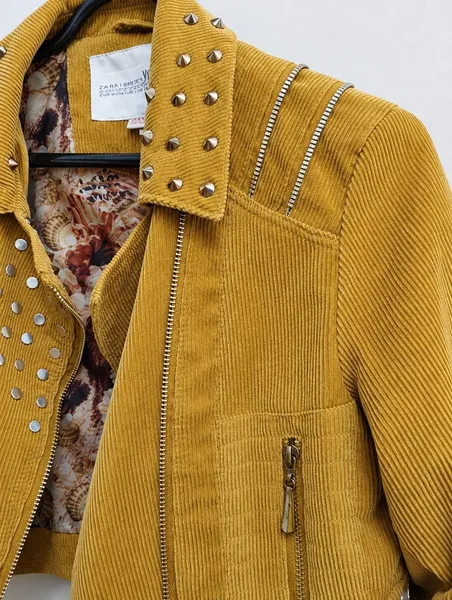 Jaqueta Versani Cropped em Veludo Cotelê